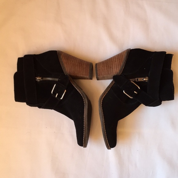 Dolce Vita Black Suede Buckle Zipper Ankle Boots - Picture 5 of 7